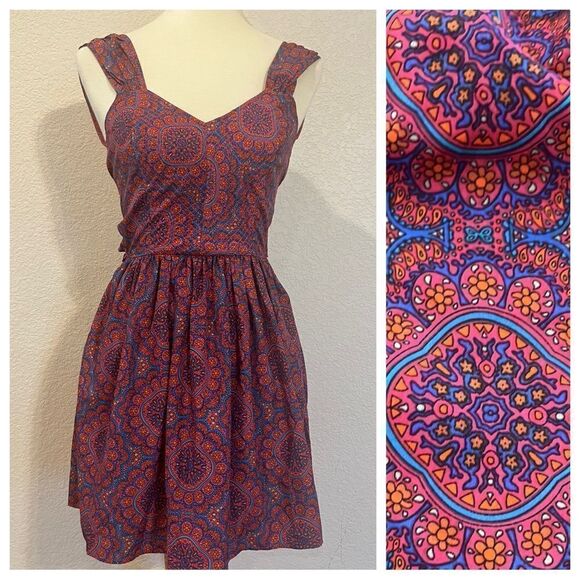 Band of Gypsies Dresses & Skirts - Band of Gypsies Boho Paisley Open Tie Back XS Pink Blue Fit Flare Print Dress